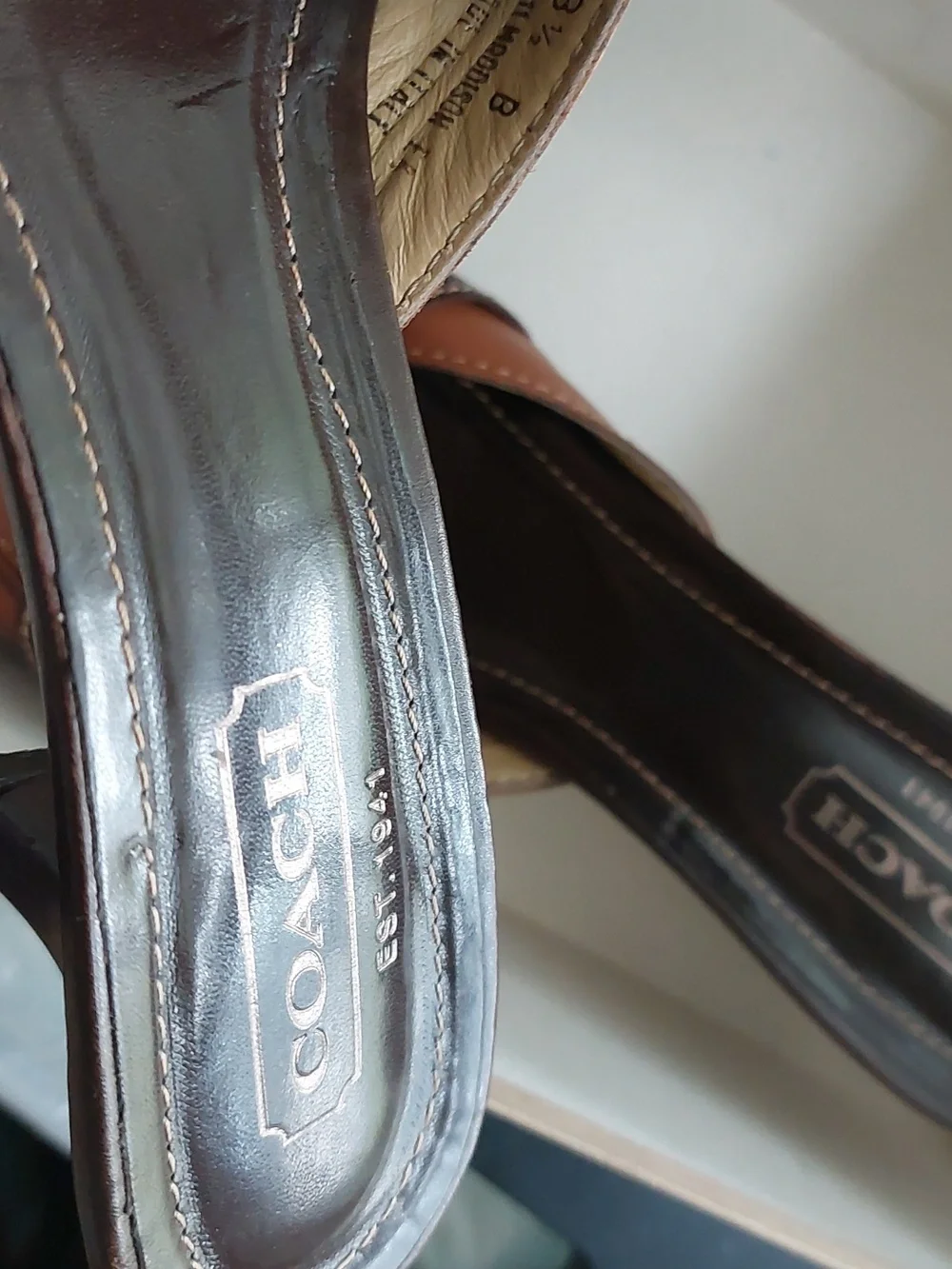 Vintage Coach Two-Tone Brown Leather Buckle Kitten Heels - Picture 2 of 3